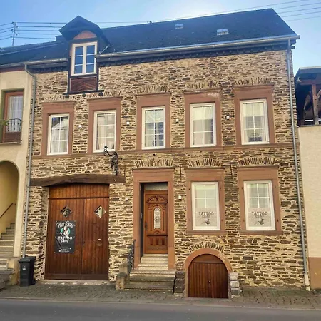 Lovingly Renovated Witch's House With 2 Parking Spaces And Garden 别墅 鲁斯尼希
