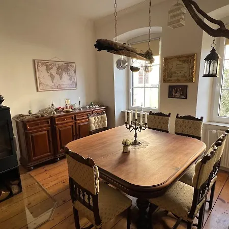 Lovingly Renovated Witch's House With 2 Parking Spaces And Garden *