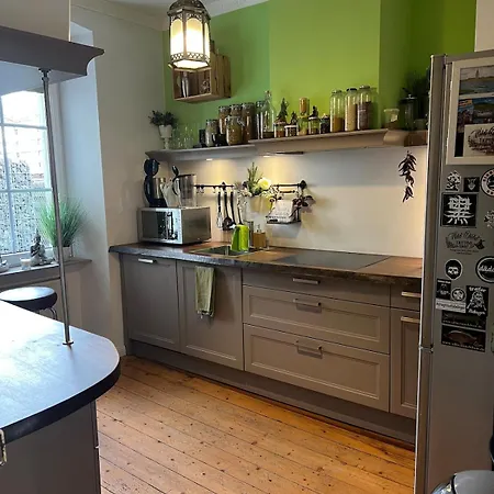 Lovingly Renovated Witch's House With 2 Parking Spaces And Garden *